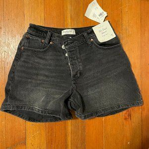 Abercrombie *Curve Love* High Rise Dad Short